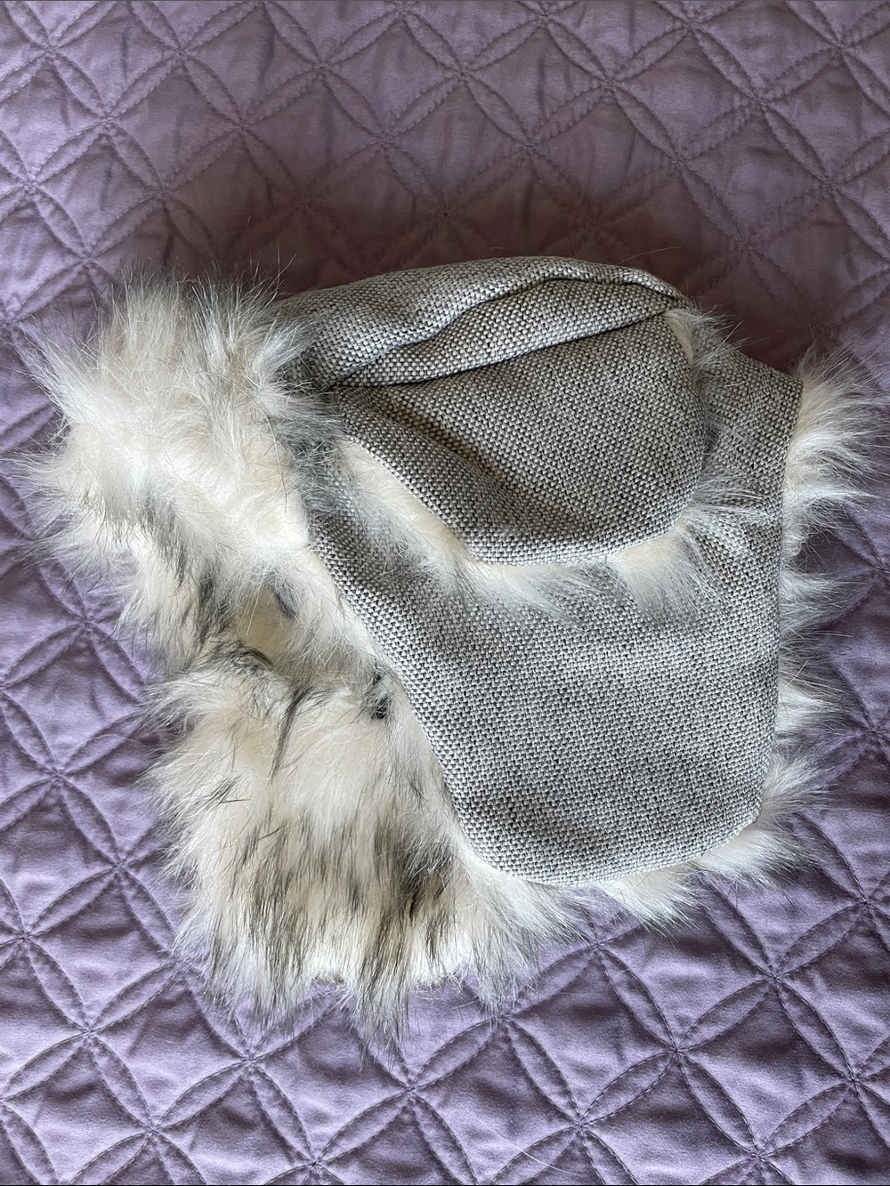 Cozy Faux Fur Trim Knit Trapper Hat - Light Gray & Cream*